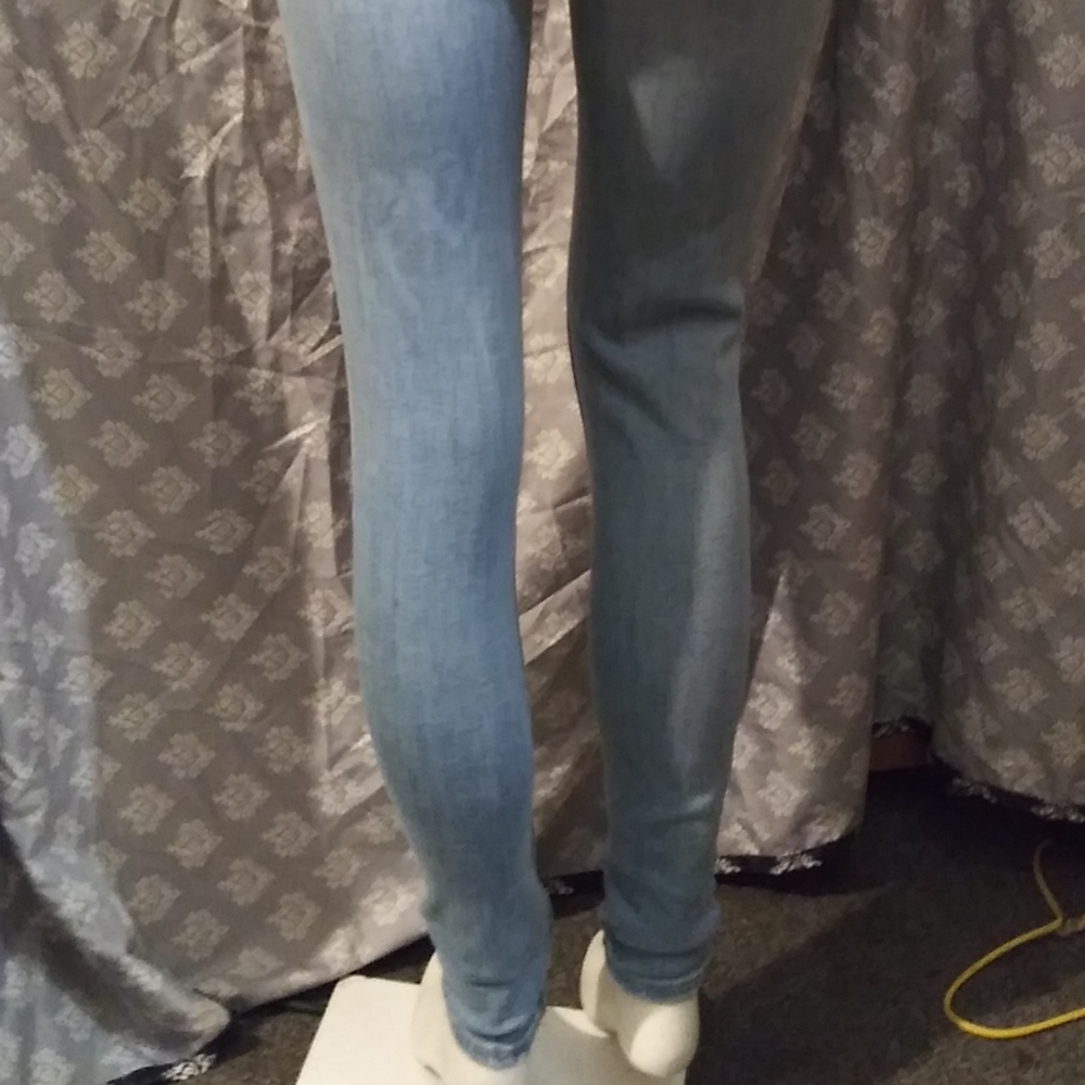 Distressed jeans - Picture 3 of 8